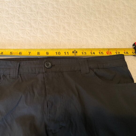 Eddie Bauer Size 14 Cropped Hiking Active Sporty Pant Casual color dark grn/grey - Picture 3 of 6